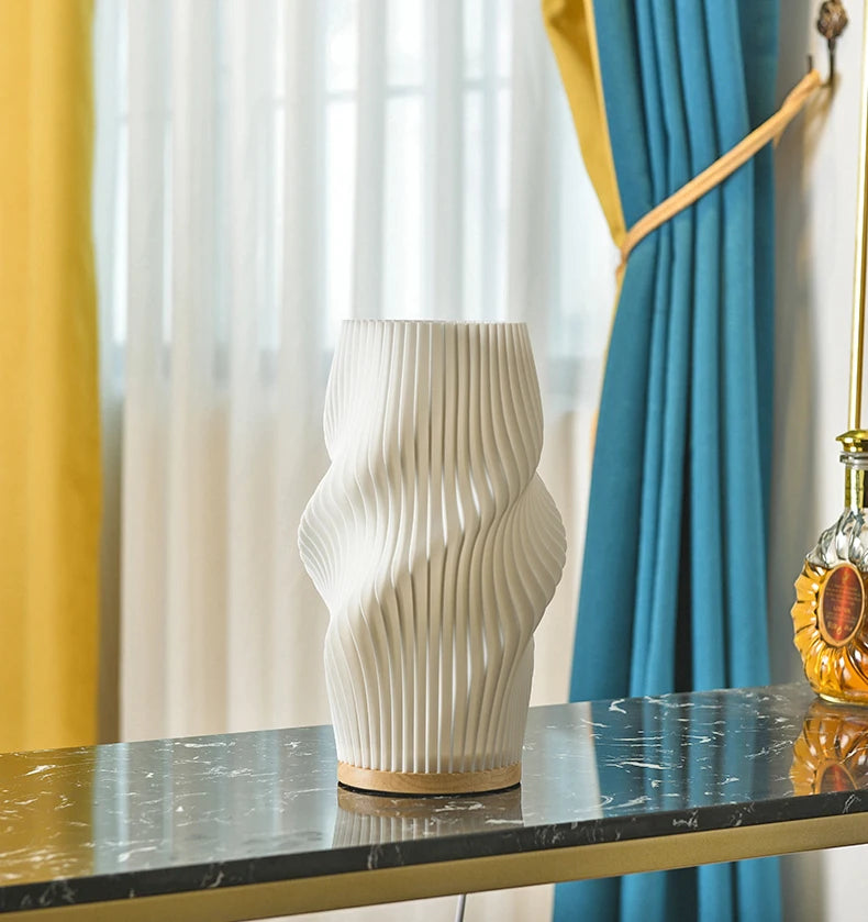 Lámpara de escritorio 3D estilo crema francesa, lámpara de cabecera plisada para dormitorio estilo ins, lámpara de ambiente para estudio, cafetería, asiento de tarjeta.
