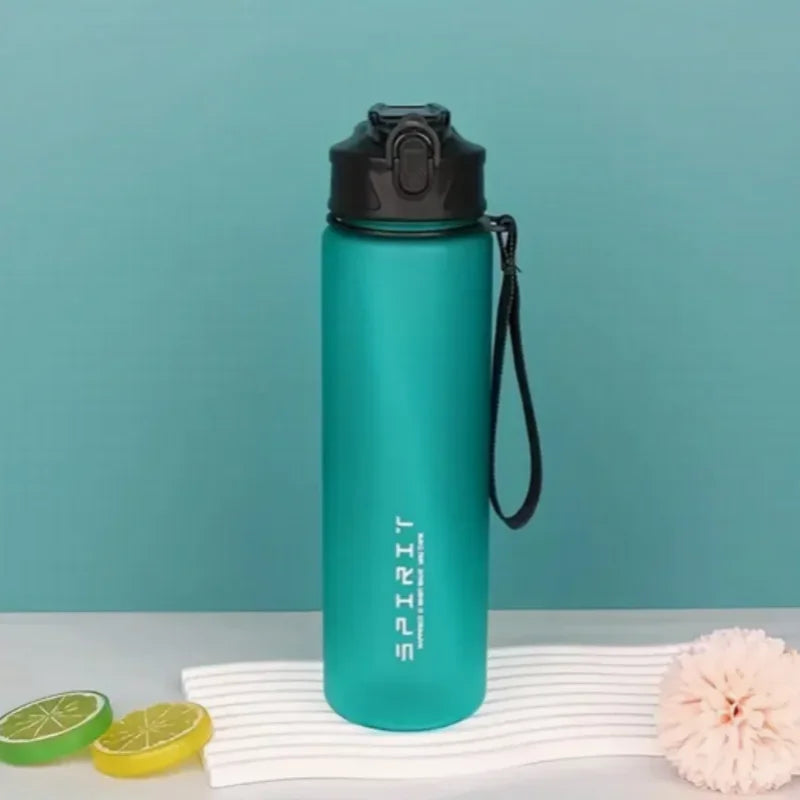 Botella de agua deportiva con pajita marcadora de tiempo, tapa abatible con cierre a prueba de fugas para fácil transporte, ideal para aventuras al aire libre