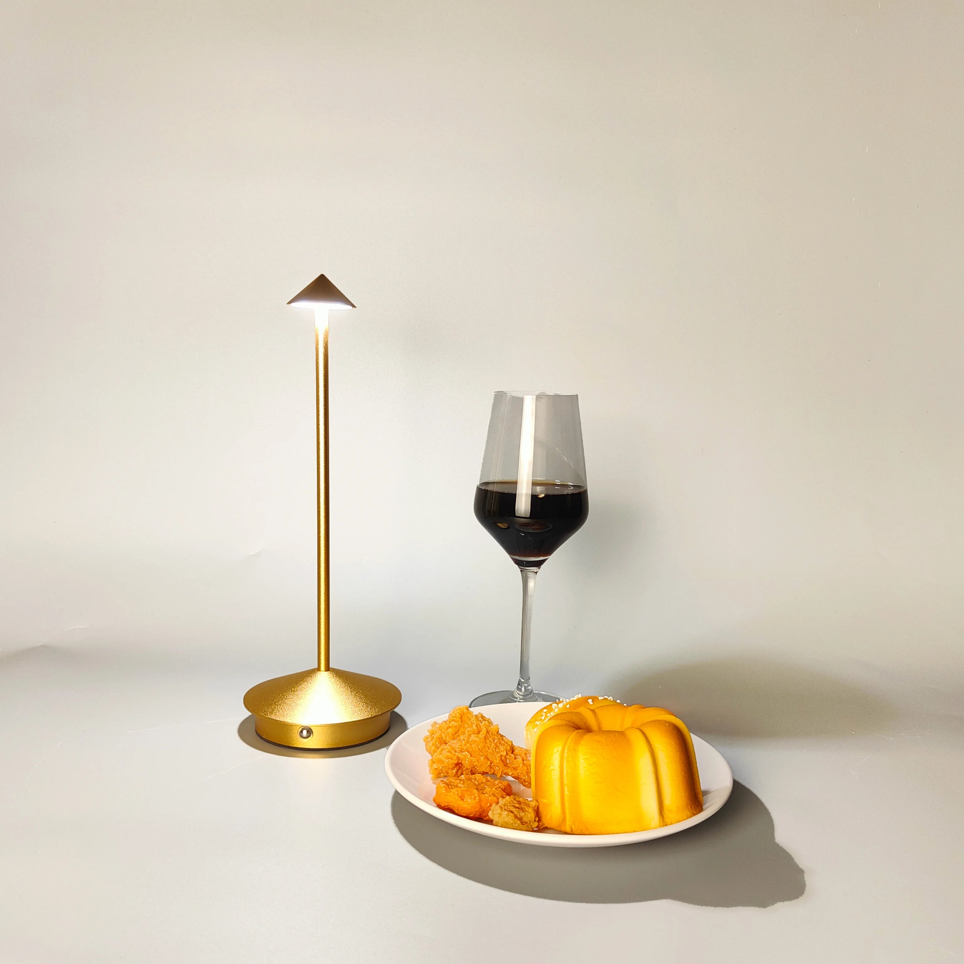 Type-C Rechargeable Table Lamp Creative Dining Touch Led Hotel Bar Coffee Pina pro Table Lamp Lampada Da Tavolo Decorative Lamp
