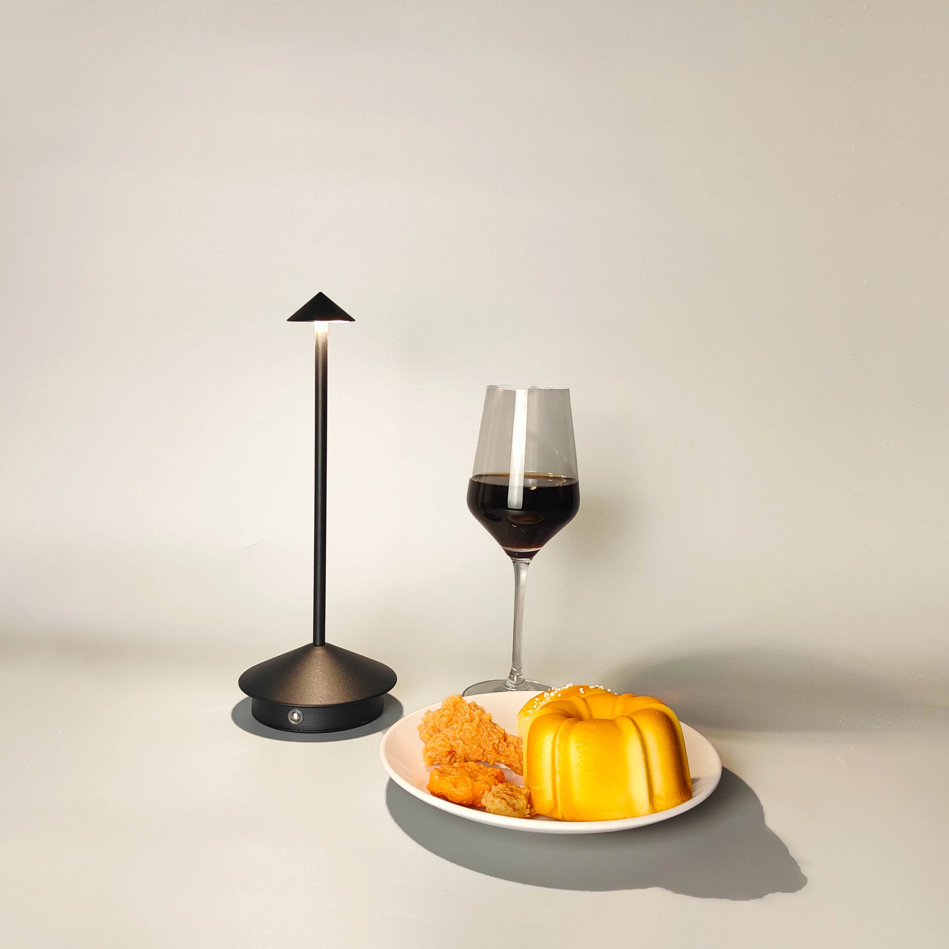 Type-C Rechargeable Table Lamp Creative Dining Touch Led Hotel Bar Coffee Pina pro Table Lamp Lampada Da Tavolo Decorative Lamp